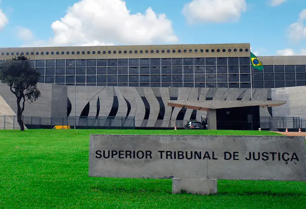 Decisão do STJ sobre acidente de trajeto e auxílio-acidente